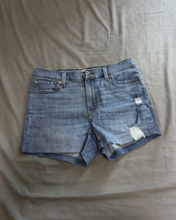 (Category: ) located in . Submitted by rare_closetcleanout (Listing ID 1465034560, Image 1). Description: .