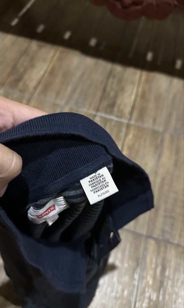 LEVIS POLO (Category: Tshirts & Polo Shirts ) located in Manila. Submitted by urban-vintage_2 (Listing ID 1464972147, Image 3). Description: ISSUE: NONE (NEED WASH) MOP :GCASH (NO COD) SHIP VIA: LALAMOVE & J&T LOCATION: PASIG CITY LENGTH: 26 WIDTH :23 .