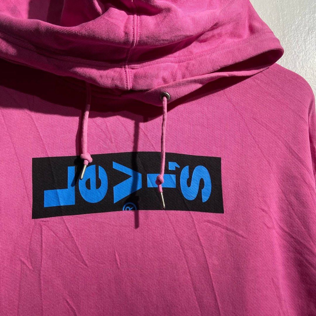 Levi’s Pullover Hoodie (Category: Coats, Jackets and Outerwear) located in Jamindan. Submitted by suecyyythrift (Listing ID 1465056771, Image 2). Description: Large on Tag 24 Width 27 Length Excellent Condition No Issue.