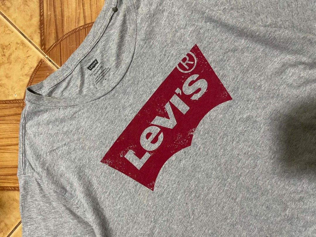Levis shirt (Category: Tshirts & Polo Shirts ) located in Malabon City. Submitted by arc___wear (Listing ID 1465028373, Image 3). Description: LEVIS SHIRT - SIZE MEDIUM TO LARGE - NO ISSUE - GOOD CONDITION - COLOR RATE 9.8/10 - DM FOR MORE DETAILS AND PICS.