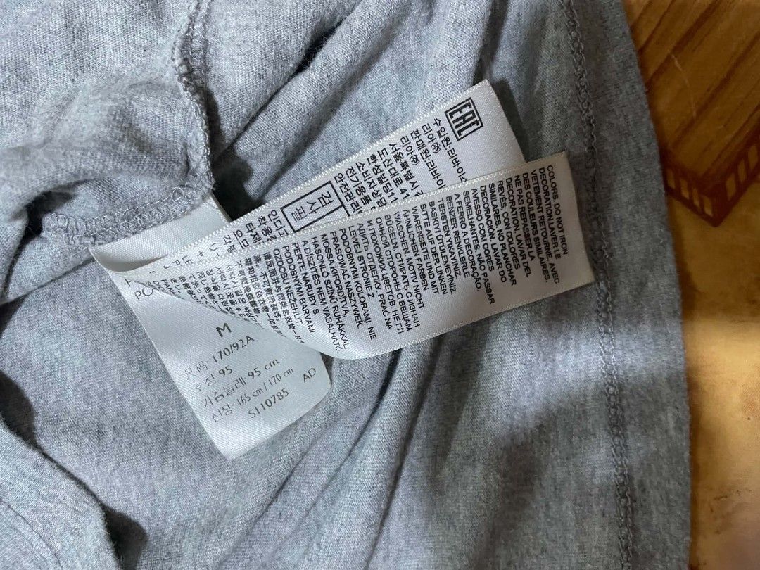 Levis shirt (Category: Tshirts & Polo Shirts ) located in Malabon City. Submitted by arc___wear (Listing ID 1465028373, Image 2). Description: LEVIS SHIRT - SIZE MEDIUM TO LARGE - NO ISSUE - GOOD CONDITION - COLOR RATE 9.8/10 - DM FOR MORE DETAILS AND PICS.