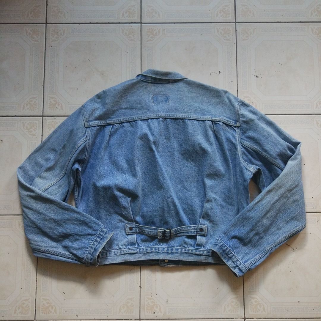 Levis Type 1 Denim Jacket L (Category: Coats, Jackets and Outerwear) located in Pasay City. Submitted by denimdude.ph (Listing ID 1465073569, Image 2). Description: boxy cut light marks and fabric knot, last pics.