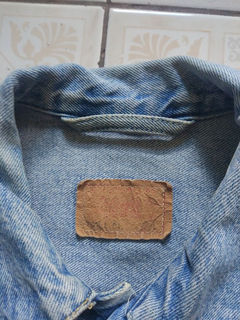 Levis Type 1 Denim Jacket L (Category: Coats, Jackets and Outerwear) located in Pasay City. Submitted by denimdude.ph (Listing ID 1465073569, Image 3). Description: boxy cut light marks and fabric knot, last pics.