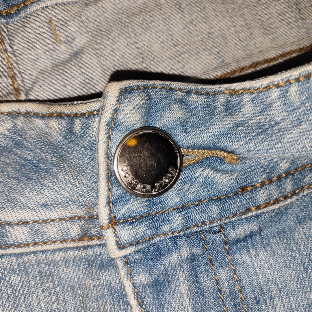 Light Denim Bossini Pants (Category: Jeans) located in Quezon City. Submitted by autodrop_ph (Listing ID 1465083070, Image 3). Description: Size: Small Dimes: Waist: 28 inches Length: 40 inches Leg Opening: 7 inches Good Condition..