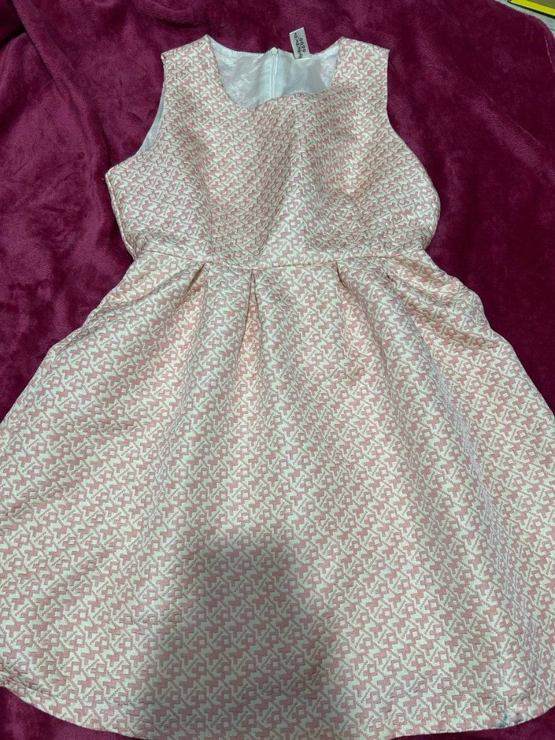 Light pink cream dress (Category: Dresses) located in Manila. Submitted by coolstuffs__ (Listing ID 1465163574, Image 2). Description: .
