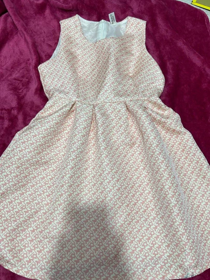 Light pink cream dress (Category: Dresses) located in Manila. Submitted by coolstuffs__ (Listing ID 1465163574, Image 3). Description: .