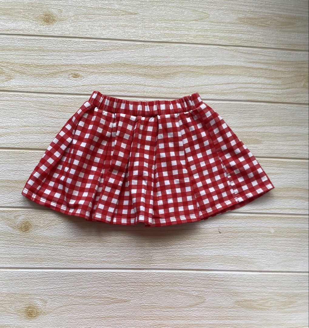 Lilipurri Gingham skirt (Category: Babies & Kids Fashion) located in Cebu City. Submitted by yjainani (Listing ID 1464998179, Image 1). Description: .