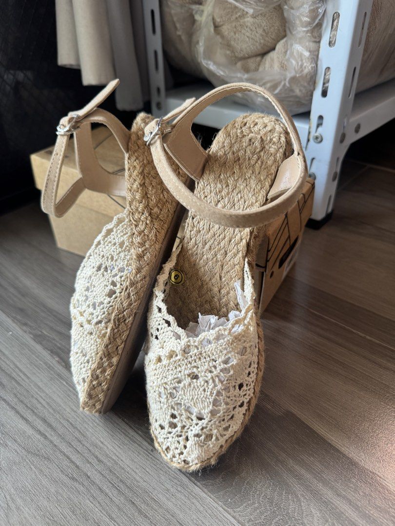 Liliw wedge sandals espadrilles (Category: Wedges) located in Calamba. Submitted by zarahzion (Listing ID 1465006191, Image 1). Description: Wedge sandals Espadrille Lightly used Very comfortable to use .