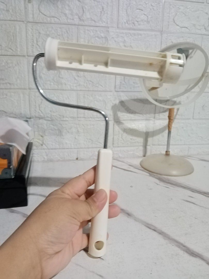 Lint remover holder (Category: Home Improvement Tools & Accessories) located in Caloocan City. Submitted by 4kidsstore (Listing ID 1465029282, Image 2). Description: .