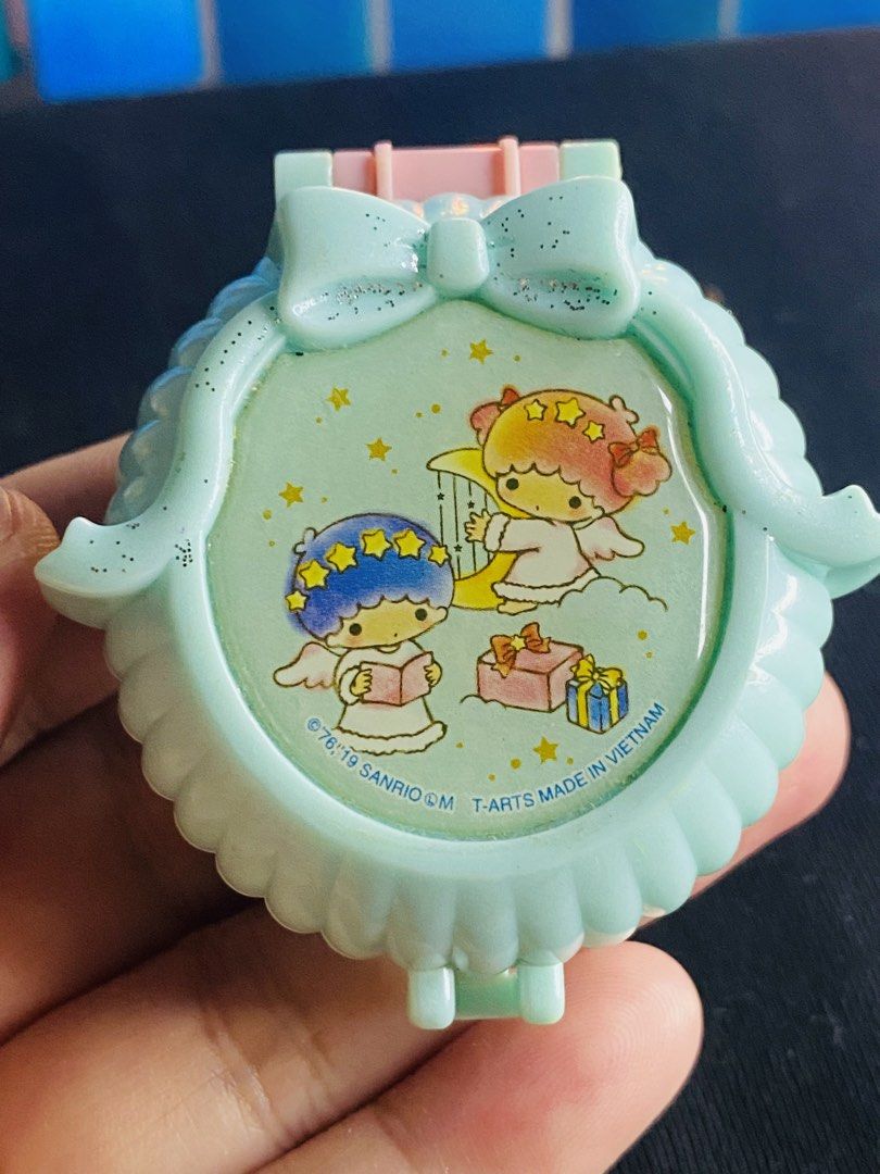 Little twin stars compact mirror (Category: Character Goods) located in Manila. Submitted by kawaii_omocha_est2020 (Listing ID 1465126643, Image 1). Description: ✅ Mine Now, Pay Now ✅ Please check all photos for complete details. ✅ Please manage your expectations, most items are preloved and not for those who are sensitive about condition. ✅ Actual color may vary due to lighting conditions. ✅ Due to limited reply quota, I will only entertain seri