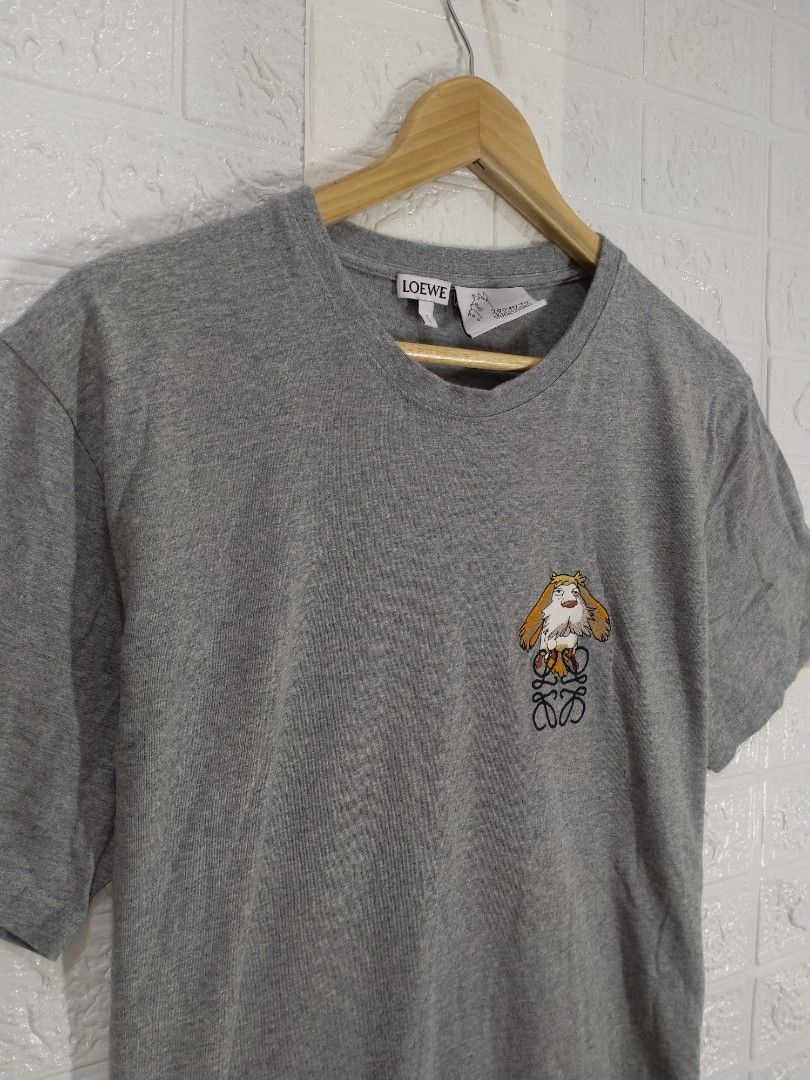 LOEWE TEE SHIRT (Category: Luxury Apparel) located in Baguio. Submitted by dansteals (Listing ID 1465131277, Image 3). Description: 29 X 20 MEDIUM.