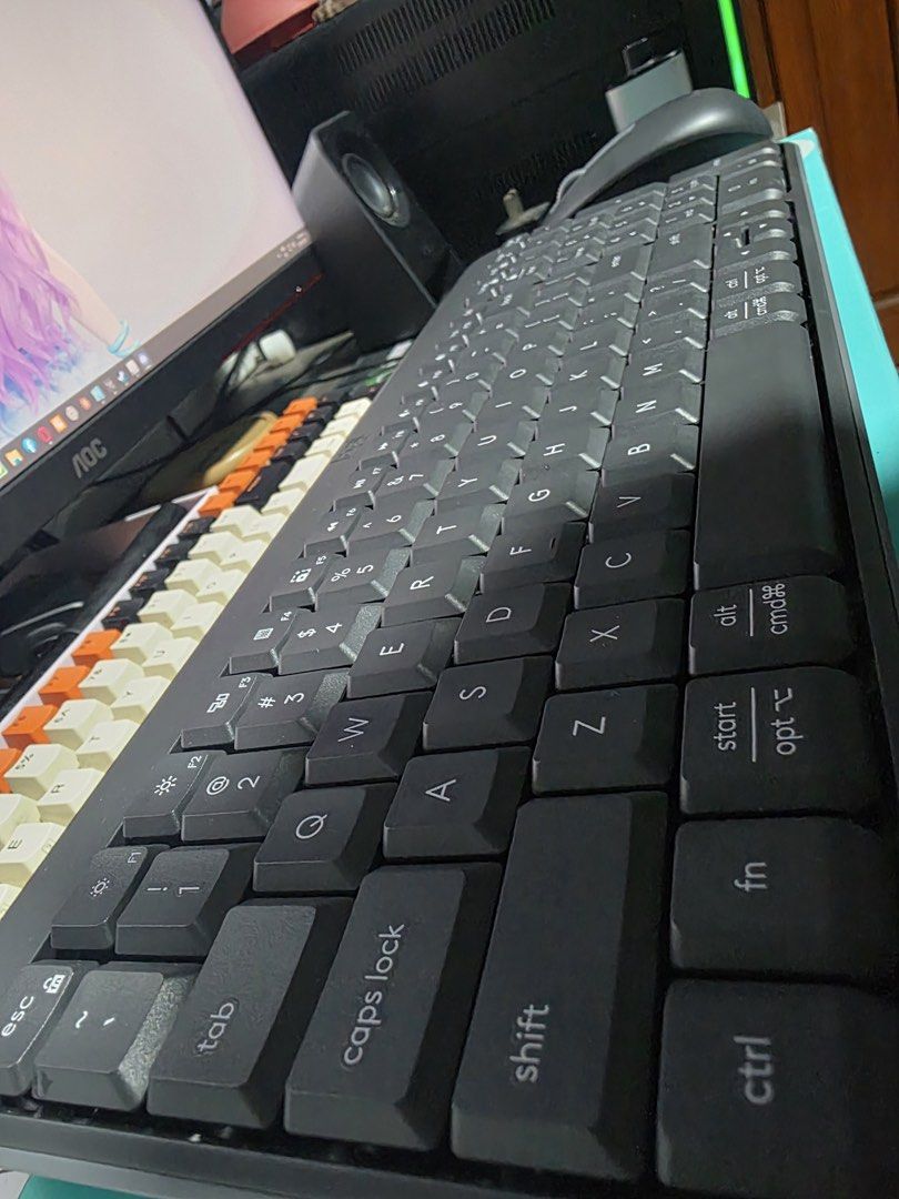 Logitech MK250 Wireless Mouse and Keyboard Combo (Category: Computer Keyboard) located in Quezon City. Submitted by minethenyours18 (Listing ID 1465091211, Image 3). Description: - Brand: Logitech MK250 Wireless Keyboard and Mouse Combo - Color: Classic Black - Features: Full-size layout with quiet keys and smooth mouse tracking - Power: Battery-operated, ready to use - Inclusion: Comes with original box and GameXtreme sales invoice (Dated: Augus