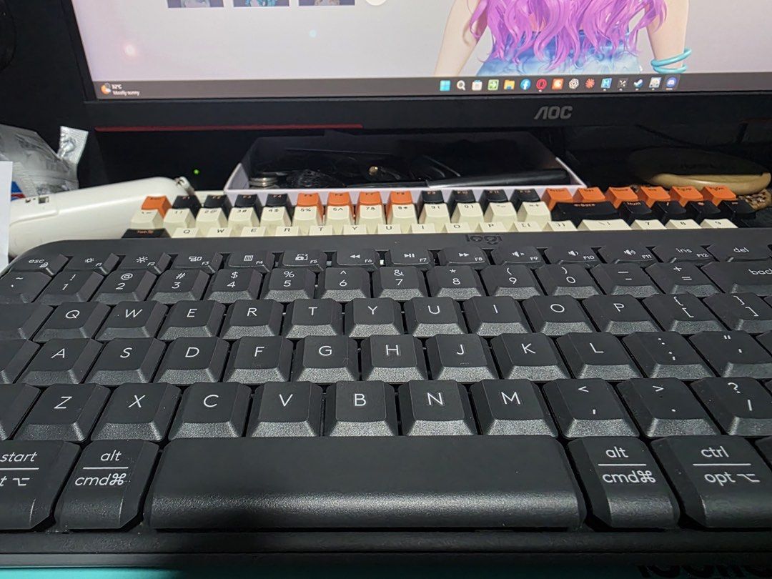Logitech MK250 Wireless Mouse and Keyboard Combo (Category: Computer Keyboard) located in Quezon City. Submitted by minethenyours18 (Listing ID 1465091211, Image 2). Description: - Brand: Logitech MK250 Wireless Keyboard and Mouse Combo - Color: Classic Black - Features: Full-size layout with quiet keys and smooth mouse tracking - Power: Battery-operated, ready to use - Inclusion: Comes with original box and GameXtreme sales invoice (Dated: Augus