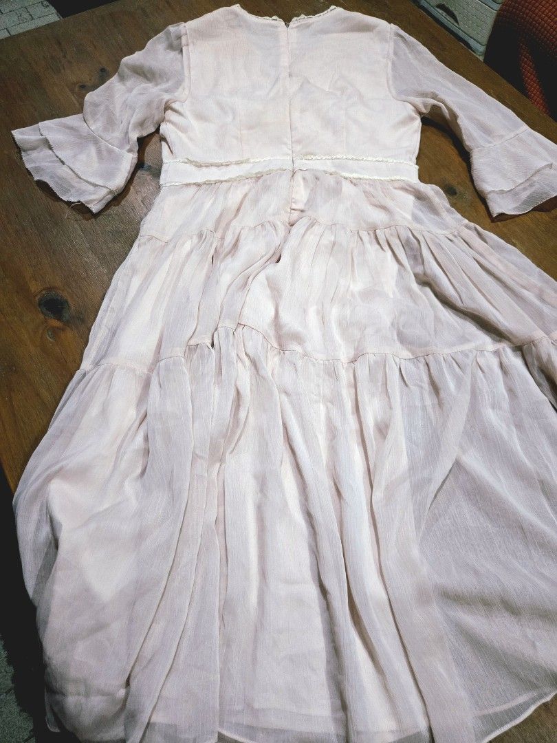 Long Maxi Dress (Category: Dresses) located in Manila. Submitted by oki.ukay (Listing ID 1465093242, Image 1). Description: .