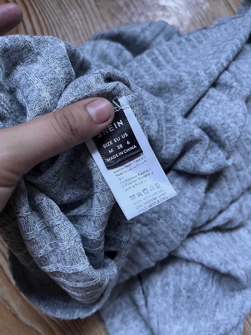 Long skirt (Category: Skirts) located in San Jacinto. Submitted by kellysthrift_ (Listing ID 1464985873, Image 3). Description: Long skirt gray brandnew.