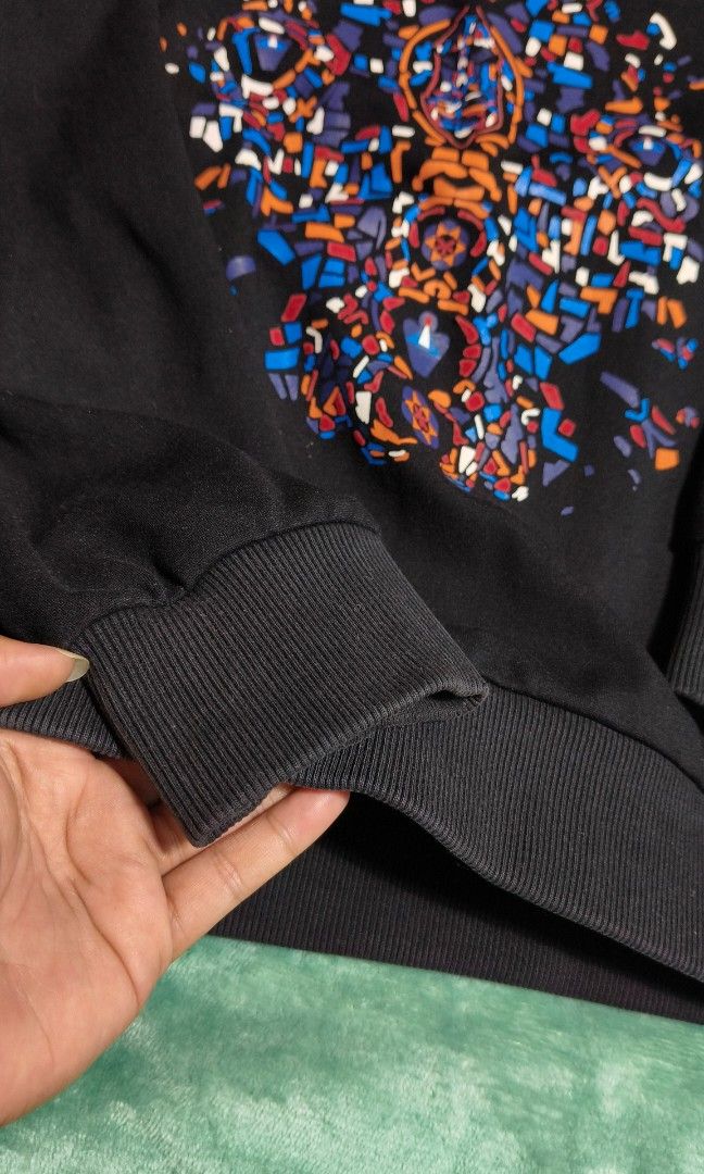 Long sleeve (Category: Coats, Jackets and Outerwear) located in Cebu City. Submitted by hvthrift (Listing ID 1465108302, Image 2). Description: Size M on tag Dimes - W20 x L27 need wash.