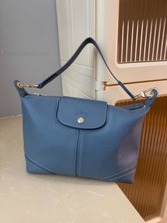 (Category: ) located in . Submitted by fashion_collection (Listing ID 1465011507, Image 1). Description: .