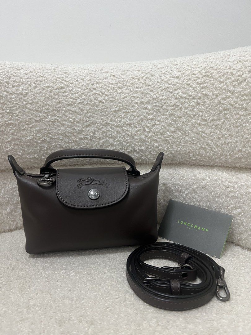 Longchamp Leather Crossbody Bag (Category: Cross-body Bags) located in Abulug. Submitted by jamiecammie (Listing ID 1465074396, Image 1). Description: Selling low for decluttering No issue.