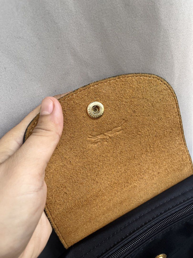 Longhandle Large Black (Category: Luxury Bags & Wallets) located in San Jacinto. Submitted by kellysthrift_ (Listing ID 1464982855, Image 2). Description: Like new Lomgchamp black .