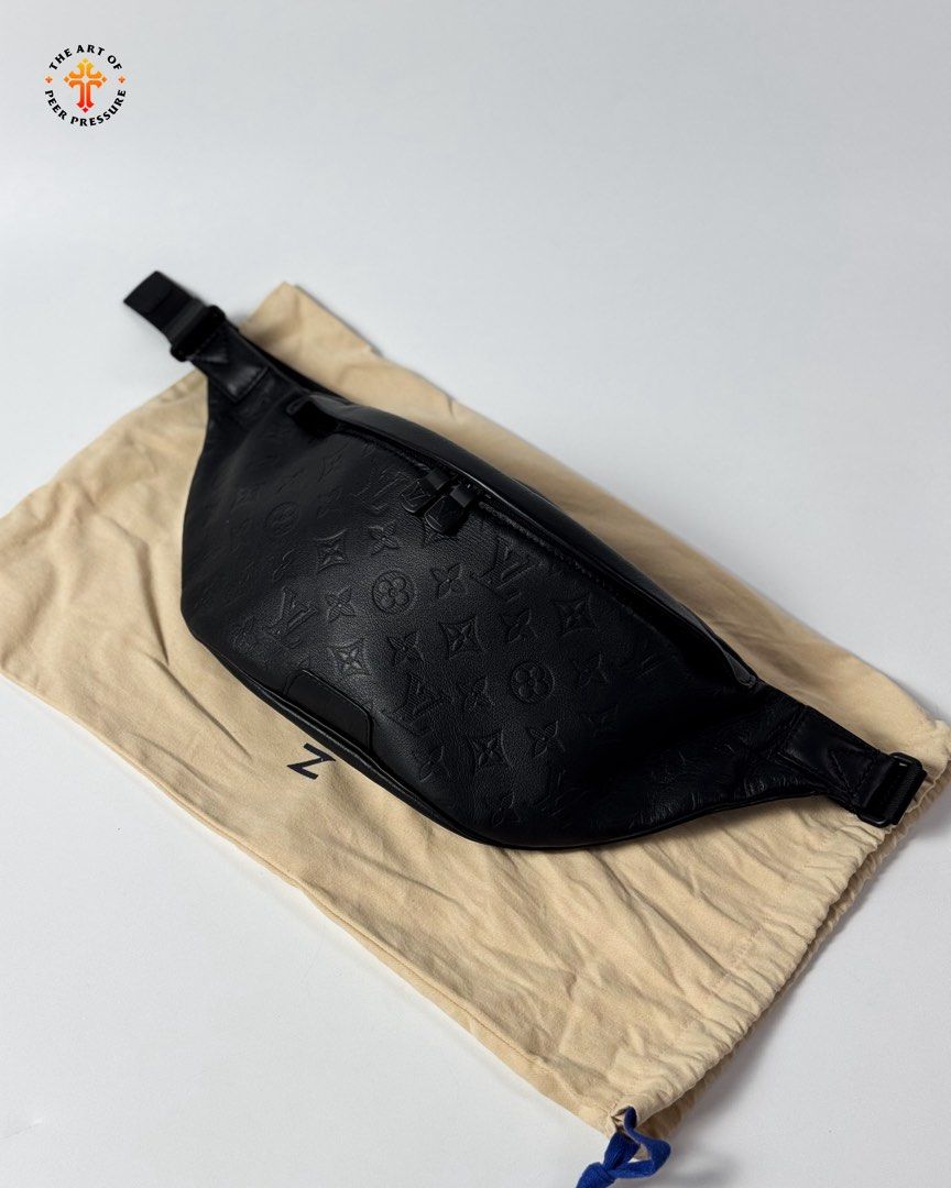 Louis Vuitton Discovery Bumbag PM (Category: Luxury Bags & Wallets) located in Calamba. Submitted by theartofpeerpressurelgn (Listing ID 1465041839, Image 1). Description: LV Discovery Bumbag PM Microchipped, with COA. Brand new, complete. ₱100,000 only (SRP ₱151K) 💯 Guaranteed Authentic 💳 Layaway available 📍 Calamba City, Laguna 🚚 Lalamove / LBC DM us to purchase. FB: The Art of Peer Pressure IG: @theartofpeerpressurelgn.