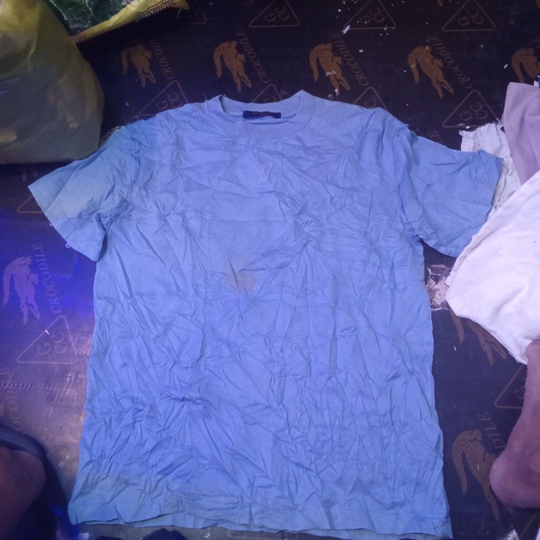 Louis Vuitton shirt (Category: Formal Shirts) located in Manila. Submitted by tcbukay_zxc25 (Listing ID 1465035245, Image 1). Description: Louis Vuitton shirt embroidery logo size small issue stain likod harap kita Naman sa pic.