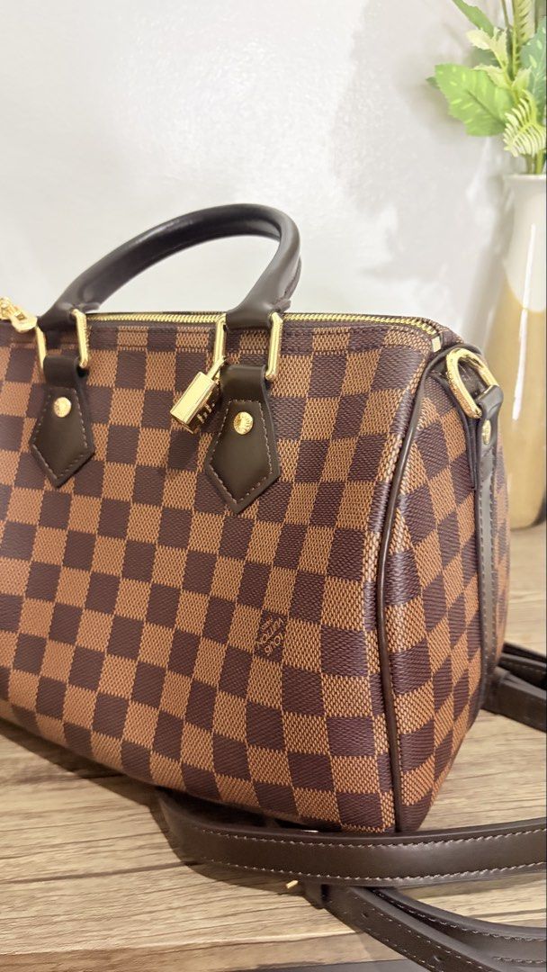Louis Vuitton Speedy 25 damier (Category: Luxury Bags & Wallets) located in Manila. Submitted by curatedfromjapan (Listing ID 1464983769, Image 3). Description: 💯guaranteed korea sourced bag.