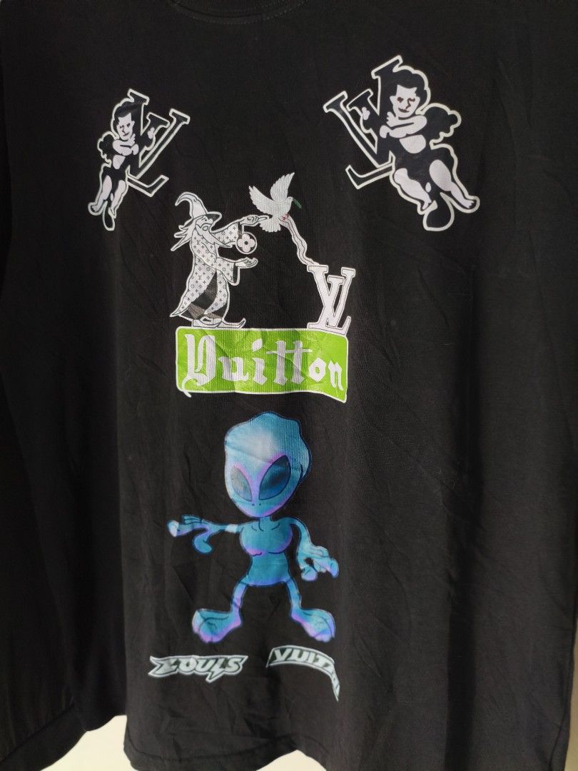 Louis Vuitton Wizard Alien Graphic Black T-Shirt (Category: Tshirts & Polo Shirts ) located in Butuan. Submitted by prince0922 (Listing ID 1465132413, Image 2). Description: Louis Vuitton Alien Tee Size: Medium Width: 21 Length: 26 Excellent to New Issue: parang may kulubot sa print Color rate: 9.8/10 Price: 450📥.