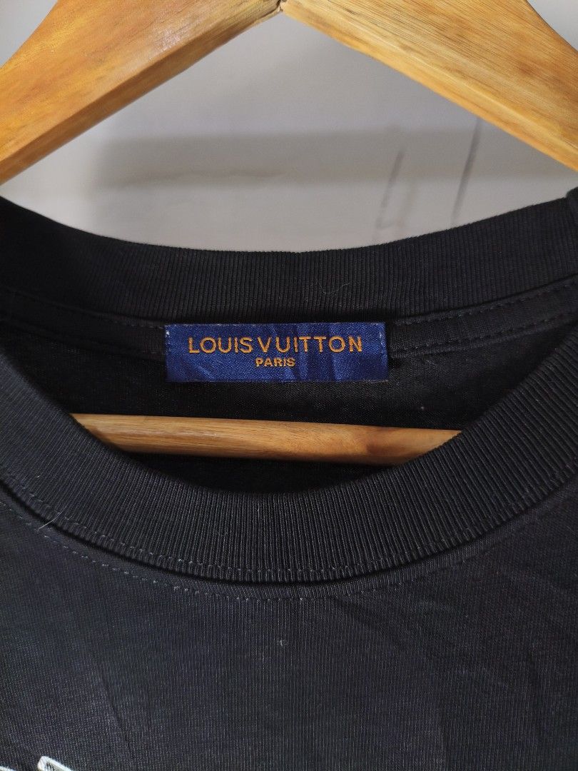 Louis Vuitton Wizard Alien Graphic Black T-Shirt (Category: Tshirts & Polo Shirts ) located in Butuan. Submitted by prince0922 (Listing ID 1465132413, Image 3). Description: Louis Vuitton Alien Tee Size: Medium Width: 21 Length: 26 Excellent to New Issue: parang may kulubot sa print Color rate: 9.8/10 Price: 450📥.