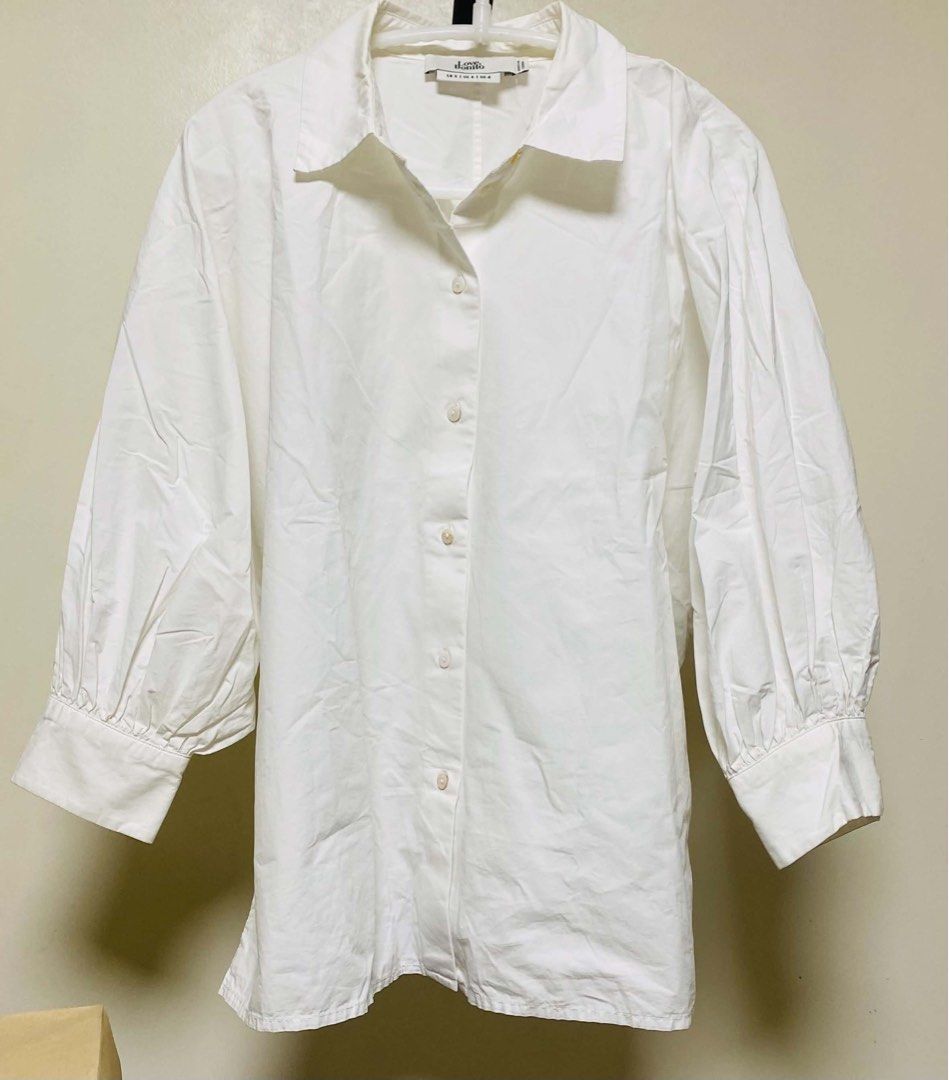 Love Bonito White LS Blouse (Category: Longsleeves) located in Manila. Submitted by tresmarias_go (Listing ID 1464984817, Image 2). Description: Love Bonito White LS Blouse Sm-med Pls see photos for more details.