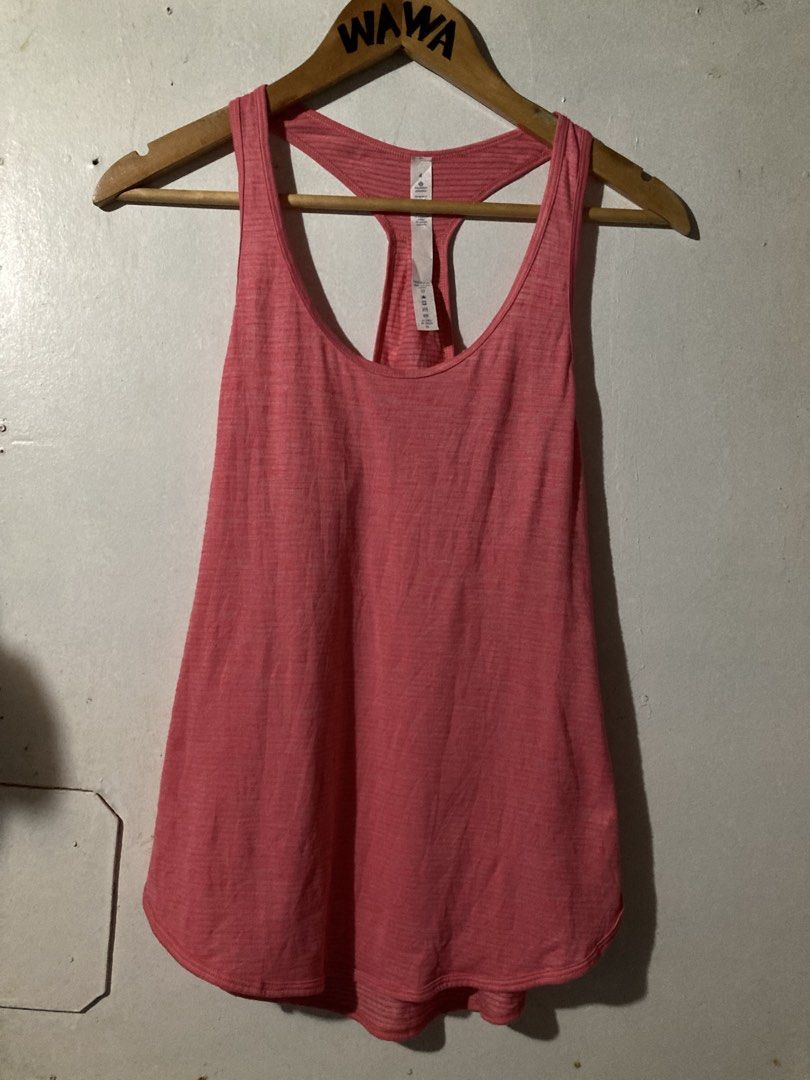 LULEMON 105 F SINGLET SANDO (Category: Activewear) located in Naga. Submitted by wwy3ips (Listing ID 1464977795, Image 1). Description: LULULEMON 105 F SINGLET SANDO SIZE 4 ON TAG 16 WIDTH 26 LENGTH EXCELLENT CONDITION BRAND NEW NO ISSUE.