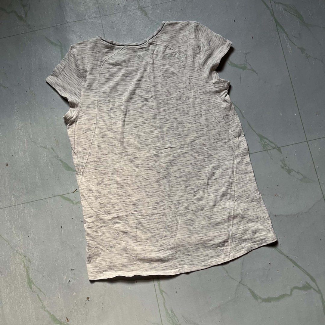 Lululemon Another Mile Short Sleeve (Category: Activewear) located in Dumaguete. Submitted by luluchella (Listing ID 1465169001, Image 2). Description: lululemon another mile short sleeve fits s-l price + SF.