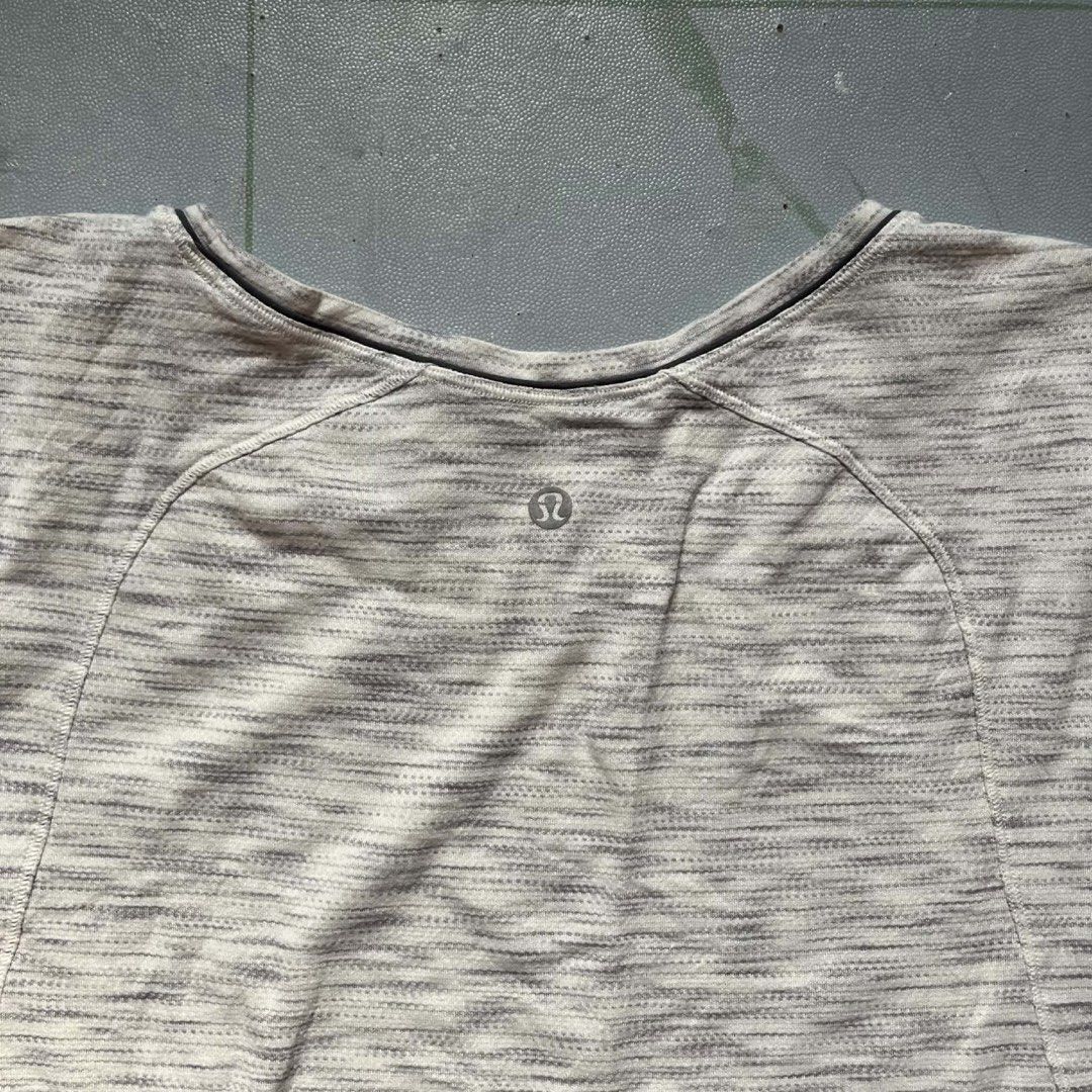 Lululemon Another Mile Short Sleeve (Category: Activewear) located in Dumaguete. Submitted by luluchella (Listing ID 1465169001, Image 3). Description: lululemon another mile short sleeve fits s-l price + SF.