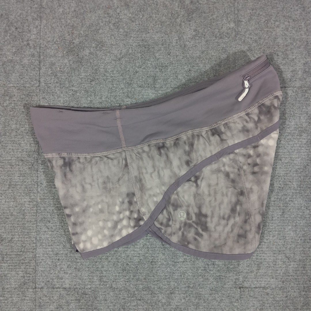 Lululemon Athletic Short (Category: Shorts) located in Taguig. Submitted by sito. (Listing ID 1465002072, Image 1). Description: For sale! 📣 Lululemon Athletic Short Specs and measurements: • Size XS (4) • Width 29 inches Condition Details: • Breathable Fabric • Issue: None • Color rate: • Overall Condition: Asking Price: ~₱436 Transaction Details: Location: Upper Bicutan, Taguig City, Metro Manila, 1633 Payment: Gcash / Maya / Bank Transfer Shi