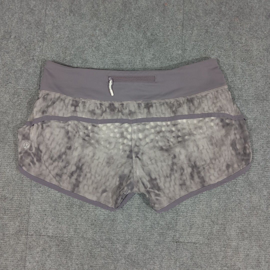 Lululemon Athletic Short (Category: Shorts) located in Taguig. Submitted by sito. (Listing ID 1465002072, Image 3). Description: For sale! 📣 Lululemon Athletic Short Specs and measurements: • Size XS (4) • Width 29 inches Condition Details: • Breathable Fabric • Issue: None • Color rate: • Overall Condition: Asking Price: ~₱436 Transaction Details: Location: Upper Bicutan, Taguig City, Metro Manila, 1633 Payment: Gcash / Maya / Bank Transfer Shi