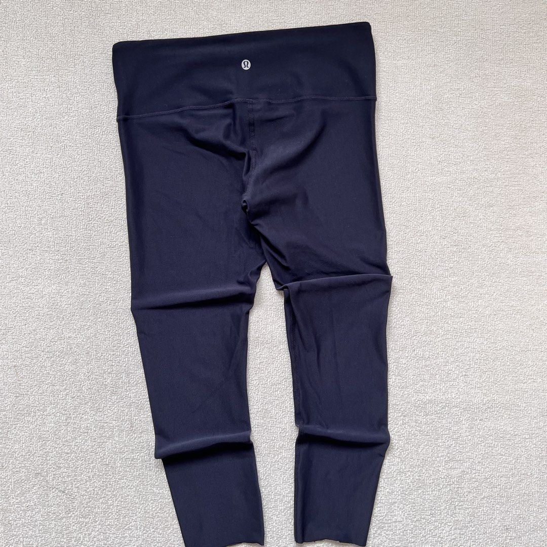 lululemon capris/ leggings (Category: Other Bottoms) located in Limay. Submitted by budolfindsrawrawr (Listing ID 1465076909, Image 2). Description: lulul3mon capris/ leggings - w28/30 r9 l30 .