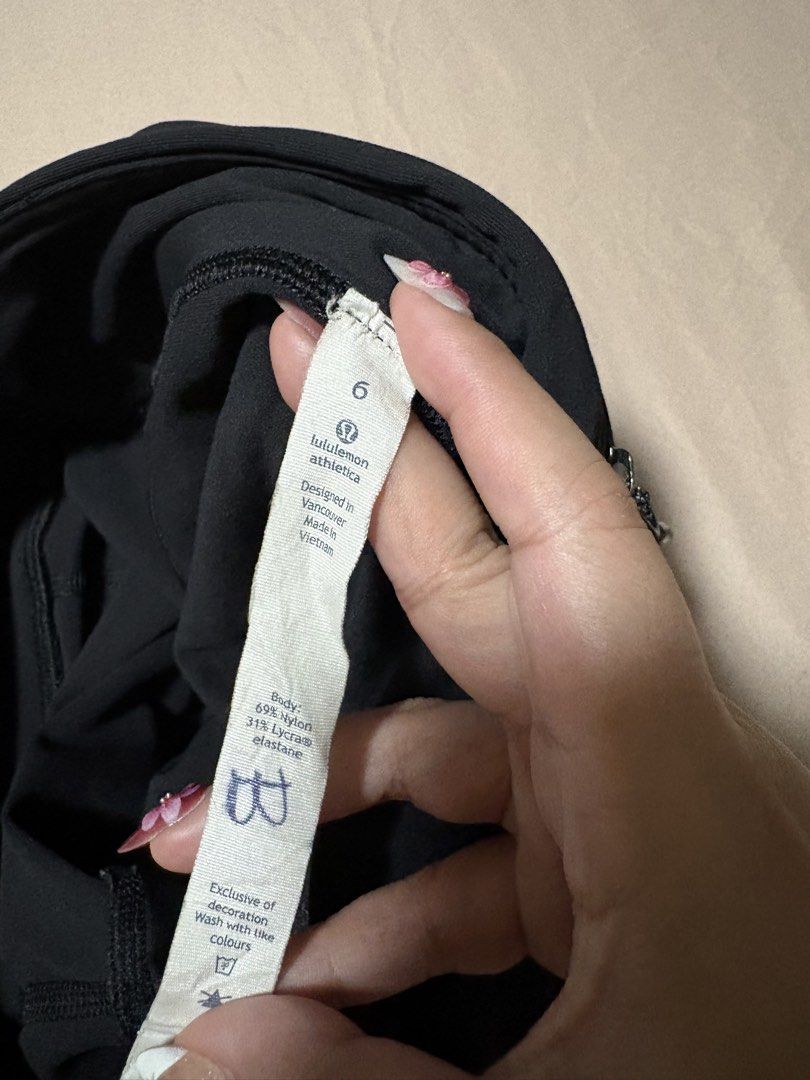 Lululemon Cycling Shorts (Category: Activewear) located in Santa Rosa. Submitted by byhauteph (Listing ID 1465133286, Image 3). Description: With zippered pocket at the back.