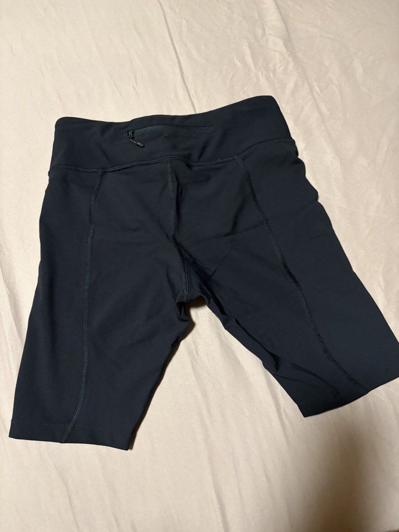 Lululemon Cycling Shorts (Category: Activewear) located in Santa Rosa. Submitted by byhauteph (Listing ID 1465133286, Image 2). Description: With zippered pocket at the back.