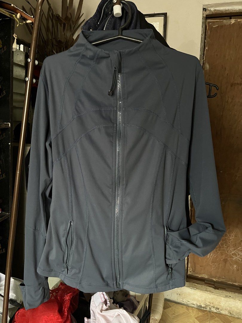 Lululemon Define Jacket (Category: Coats, Jackets and Outerwear) located in Quezon City. Submitted by 28dripshop_bylou (Listing ID 1464976463, Image 1). Description: Medium can do semi L (prefer ko kasi siya tight) .