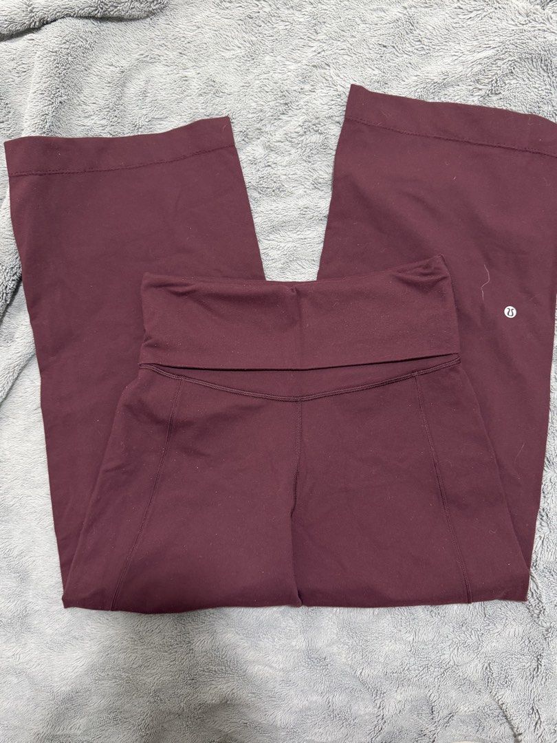 Lululemon Foldover Nulu Pants (Category: Activewear) located in Dasmarinas. Submitted by shoppingaccount__ (Listing ID 1465113629, Image 1). Description: super ganda ng color huhu dot 6 ( old version ) .