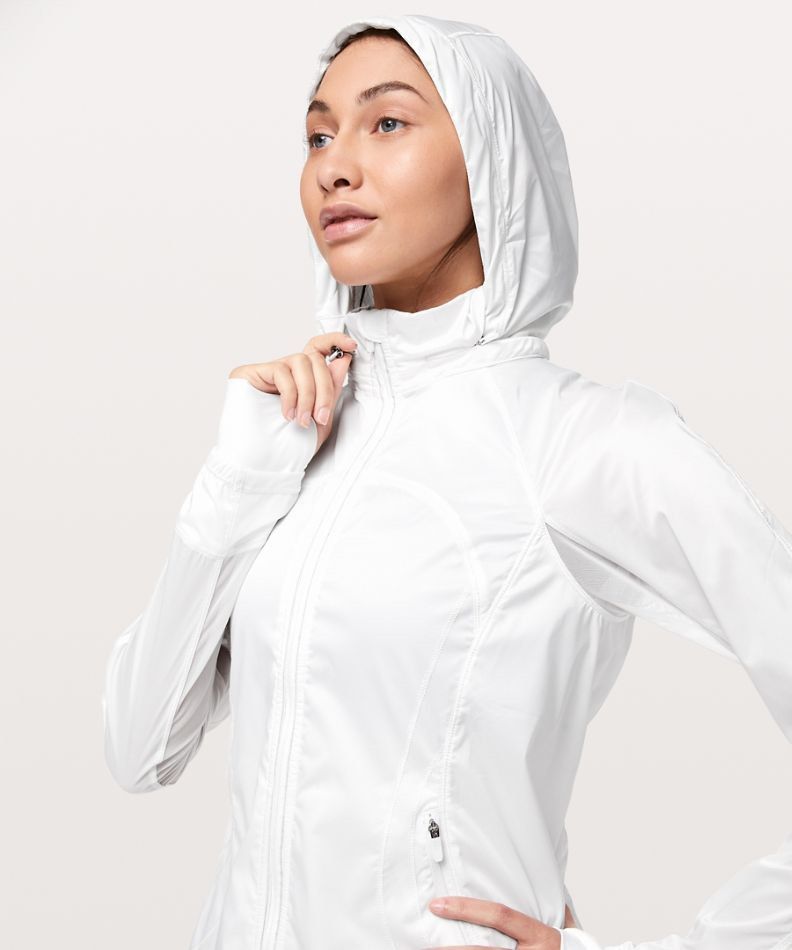 Lululemon Goal Crasher Jacket (Category: Coats, Jackets and Outerwear) located in Bacoor. Submitted by ItsShoeGood (Listing ID 1465013356, Image 2). Description: Size 6 on tag Still in excellent/pristine condition.