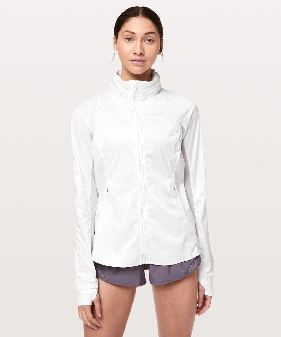 Lululemon Goal Crasher Jacket (Category: Coats, Jackets and Outerwear) located in Bacoor. Submitted by ItsShoeGood (Listing ID 1465013356, Image 1). Description: Size 6 on tag Still in excellent/pristine condition.