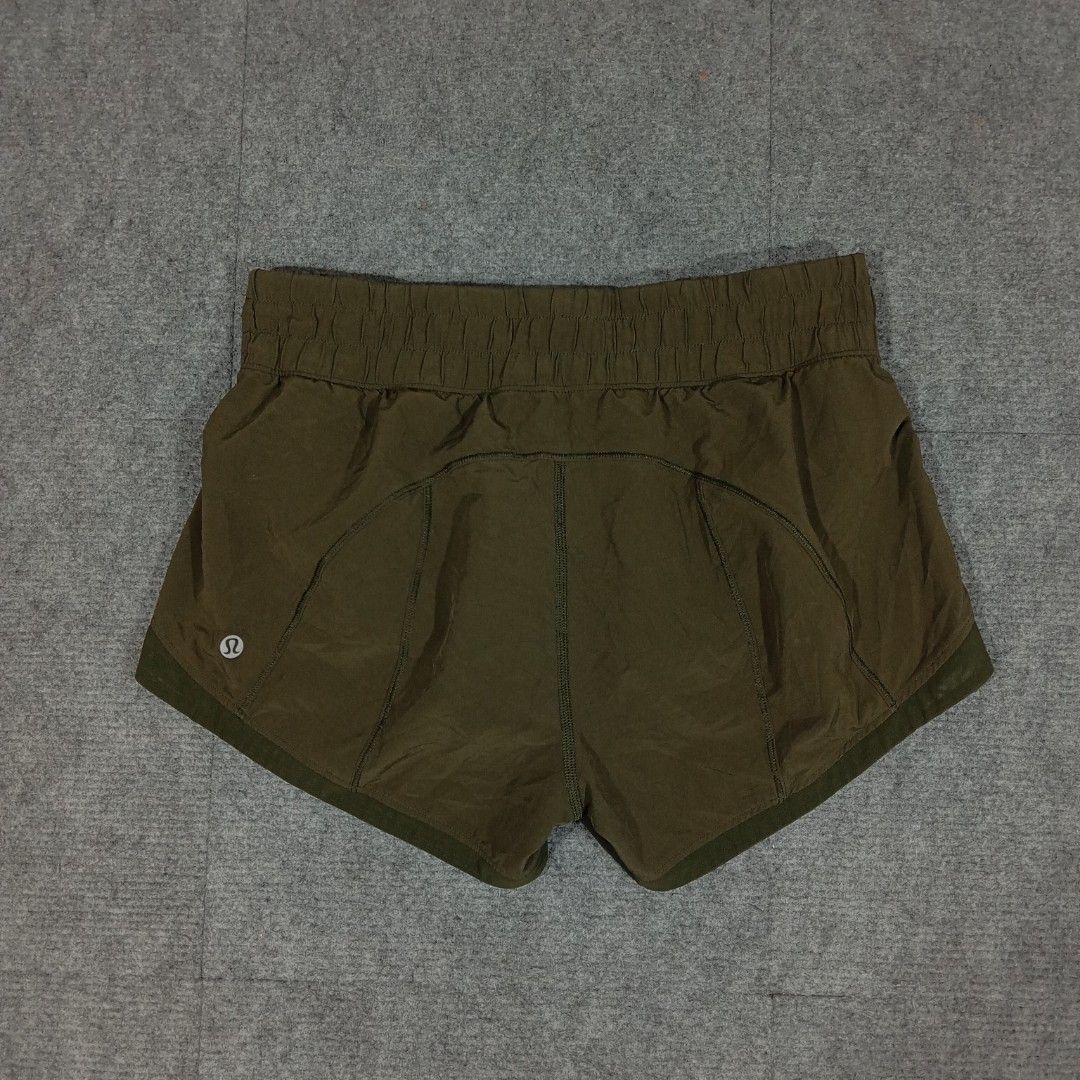 Lululemon Hotty Hot Short (Category: Shorts) located in Taguig. Submitted by sito. (Listing ID 1464997004, Image 3). Description: For sale! 📣 Lululemon Hotty Hot Short Specs and measurements: • Size XS (4) • Width 28 inches Condition Details: • Stretchable Fabric • Breathable Fabric • Good Condition • Color rate: 10/10 • Overall Condition: 10/10 Asking Price: ~₱413 Transaction Details: Location: Upper Bicutan, Taguig City, Metro Manila, 1633 Pay