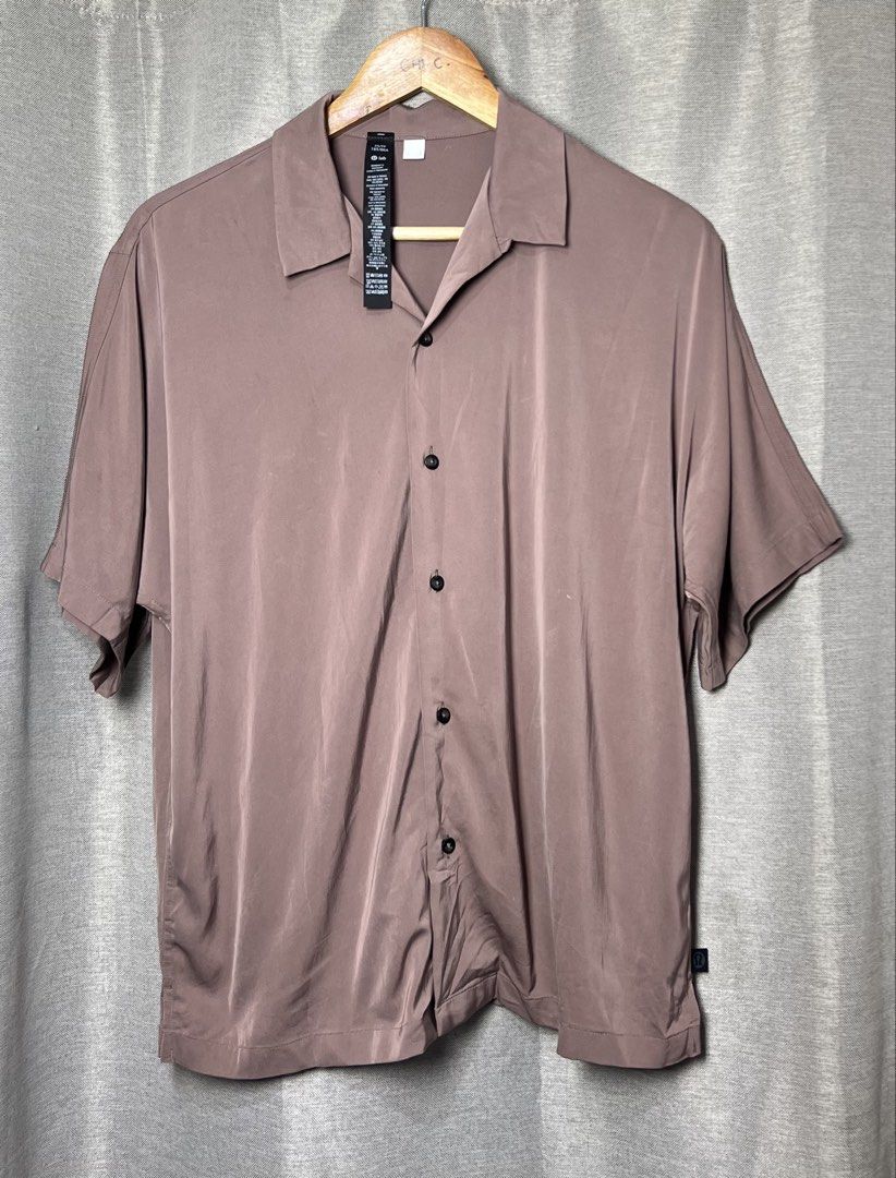 Lululemon LAB Camp Short sleeve polo (Category: Tshirts & Polo Shirts ) located in General Trias. Submitted by luxfinds2019 (Listing ID 1464998013, Image 2). Description: Lululemon LAB Camp short sleeve polo! 999 shipped -LM3DHAS22-2 Fit small mens 21by25.5 Relax fit Asnew No issue Loc laguna Pm.