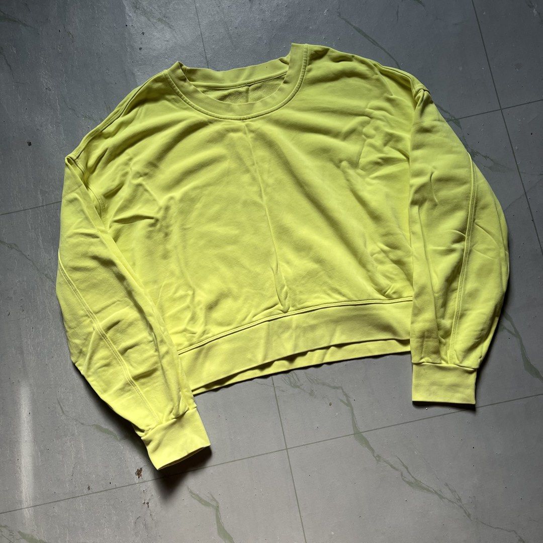 Lululemon Perfectly Oversized Cropped Crew (Category: Activewear) located in Dumaguete. Submitted by luluchella (Listing ID 1465168702, Image 1). Description: lululemon perfectly oversized cropped crew fits s-l has pinhole (see 3rd pic) price + SF.