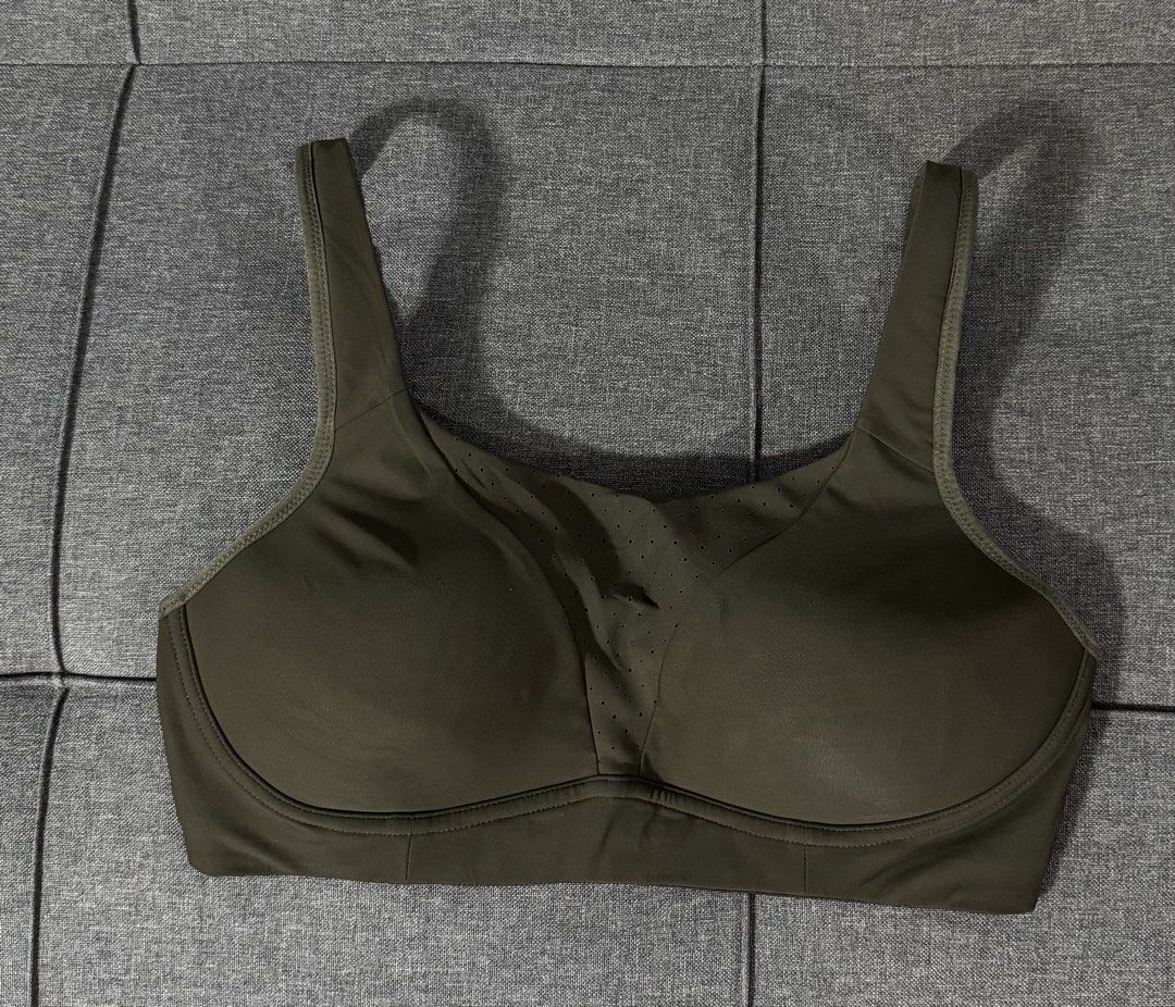 Lululemon Run Times Bra *High Support 34d dark olive (Category: Activewear) located in General Santos City (Dadiangas). Submitted by curatedstuffs101 (Listing ID 1465057842, Image 3). Description: Like new No flaws Color rate:10/10 Size:34D Low ballers will not be entertained .