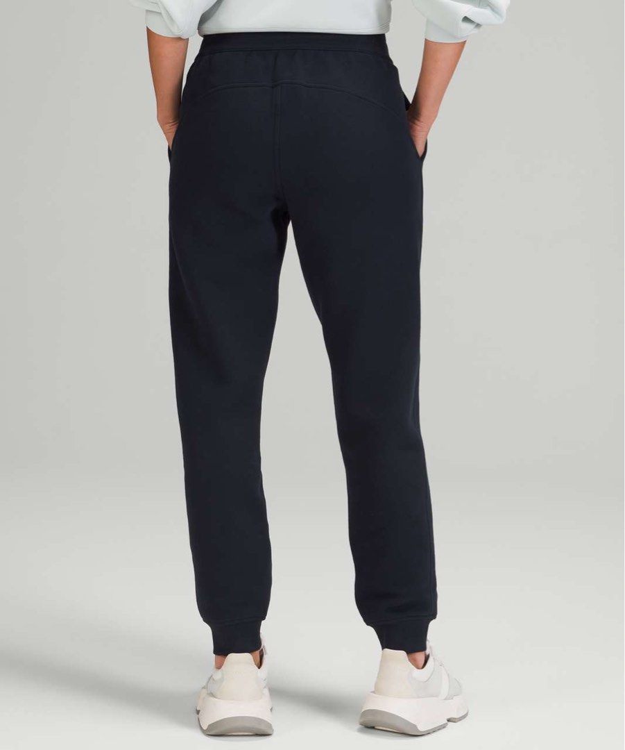 Lululemon Scuba High-Rise Jogger *Fleece 28” (Category: Activewear) located in Los Banos. Submitted by darl.shop (Listing ID 1465005171, Image 2). Description: Dot 0 No Issues/Pass as new.
