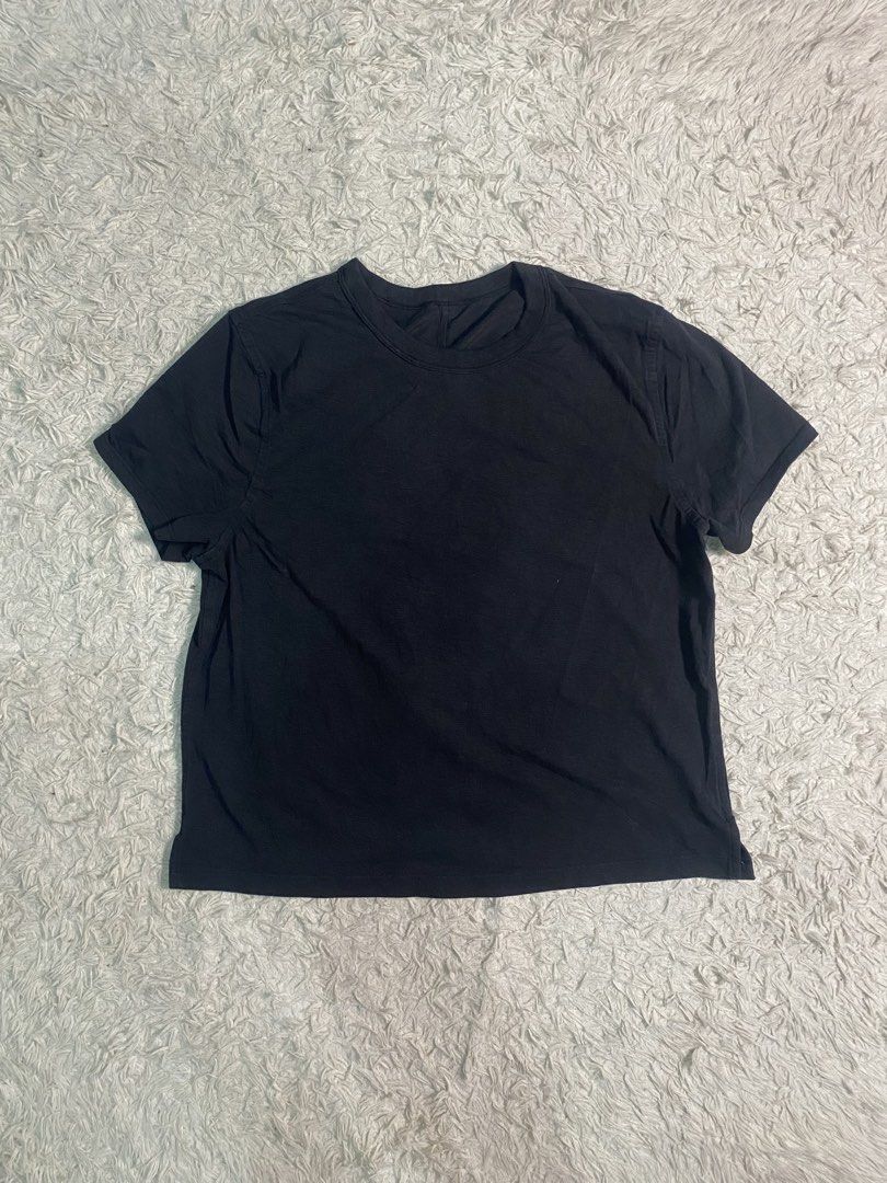 Lululemon sportshirt (Category: Shirts) located in Butuan. Submitted by exodus.co (Listing ID 1465099453, Image 1). Description: .