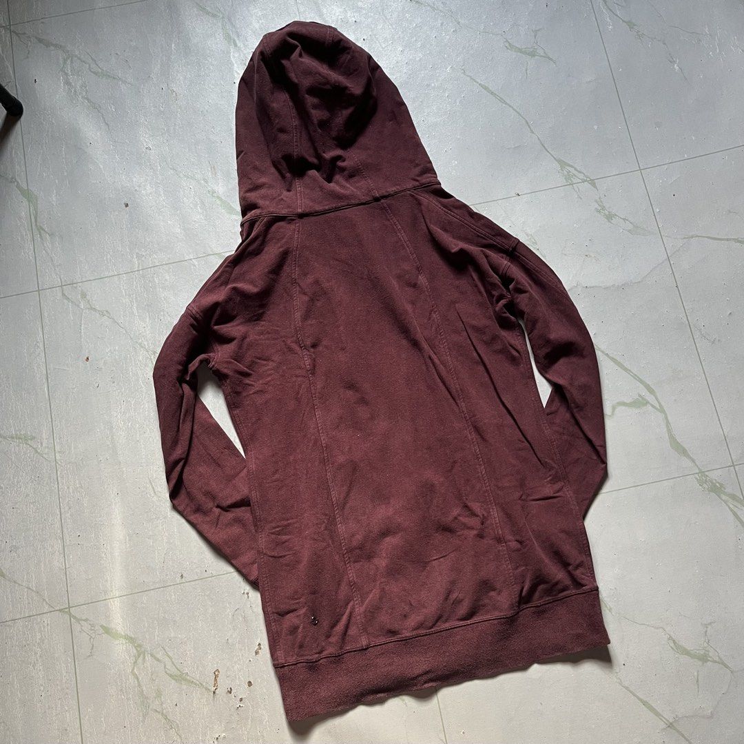 Lululemon Wrap Up Jacket (Category: Activewear) located in Dumaguete. Submitted by luluchella (Listing ID 1465168697, Image 2). Description: lululemon wrap up jacket dot 6, fits s-m has faded spots (see 5th-6th pics) dual zipper and magnetized price + SF.
