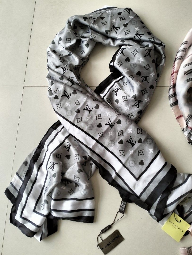 Lv burberry Gucci scarfs (Category: Luxury Accessories) located in San Carlos City. Submitted by guioverlua72920 (Listing ID 1465077706, Image 2). Description: take all lv burberry and Gucci all in brand New no issue 3 for ₱1000+sf location San Carlos city Negros Occidental.