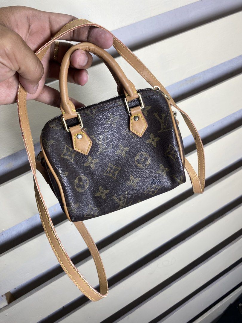 LV monogram bag (Category: Cross-body Bags) located in Surigao. Submitted by ricsons (Listing ID 1465099119, Image 2). Description: Issue andyan sa last pic parang may dumi .